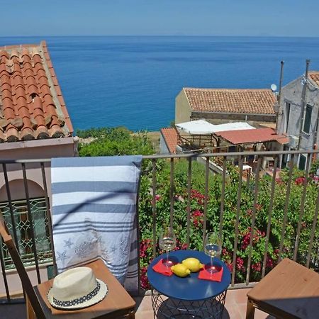 Terrazza Ambrogio Leilighet Sant'Ambrogio  Eksteriør bilde